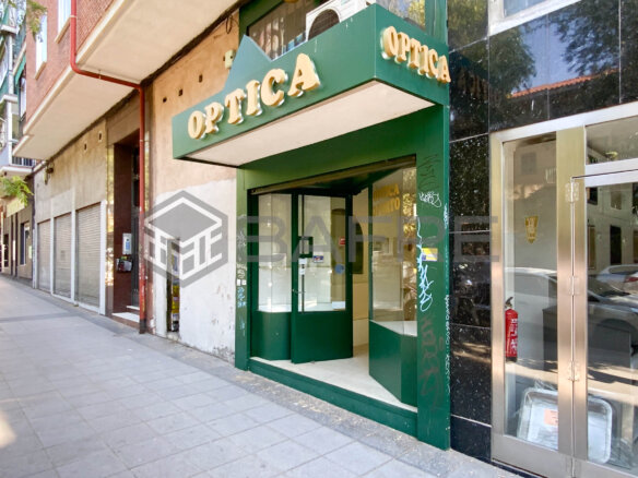 Local en Avenida de Oporto